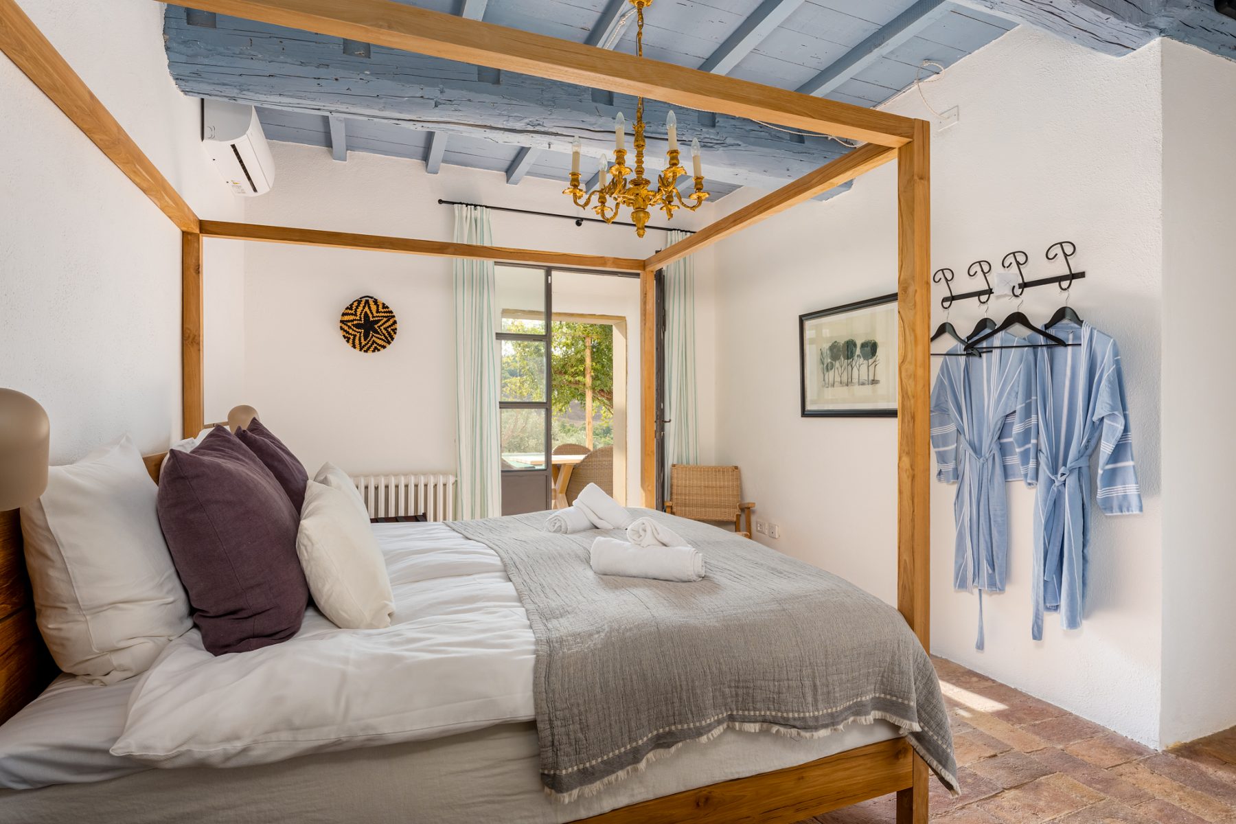 luxury-property-photography-tuscany-bedroom-design